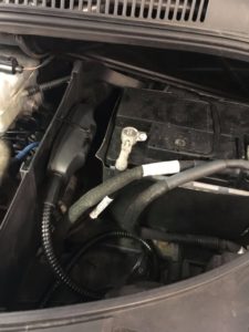 Landstrom Motorraum